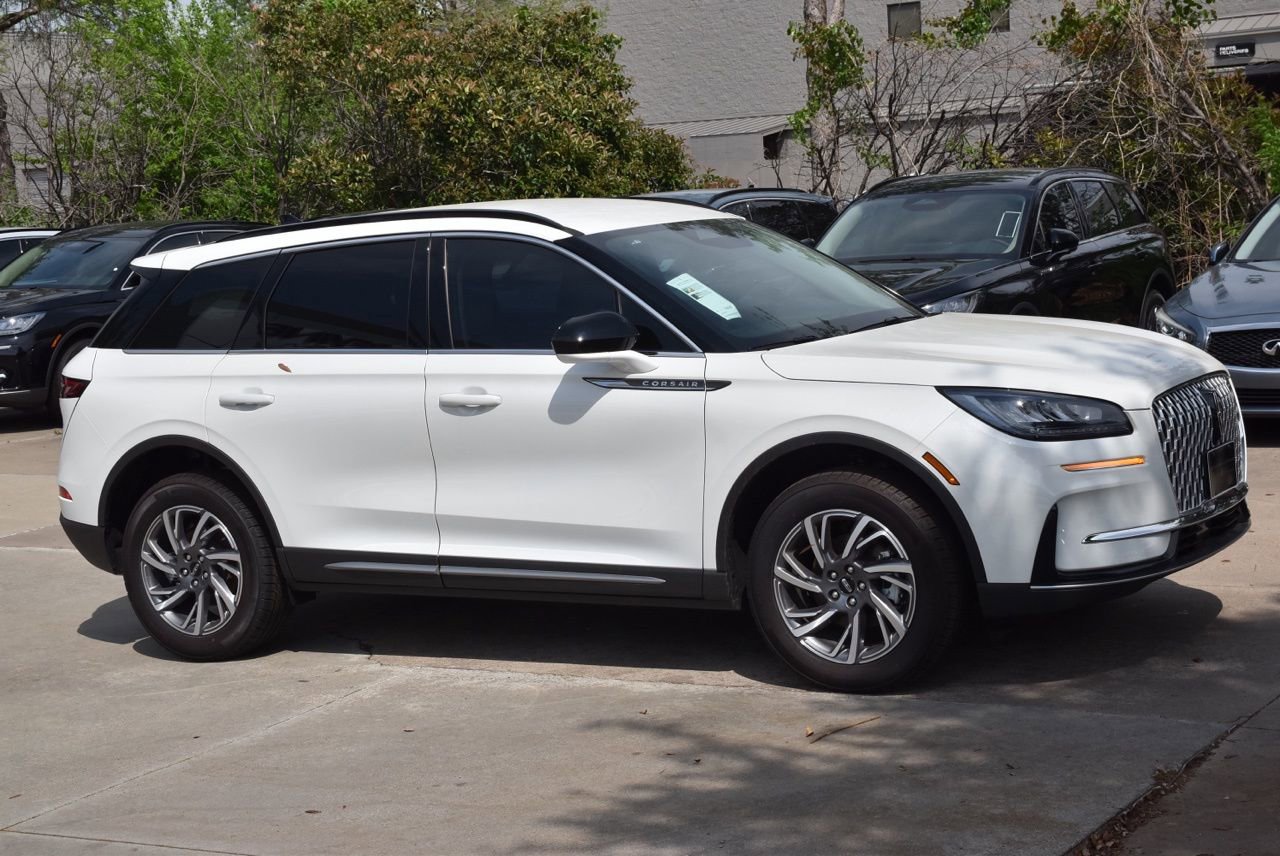 New 2026 Lincoln Corsair Premiere image 4