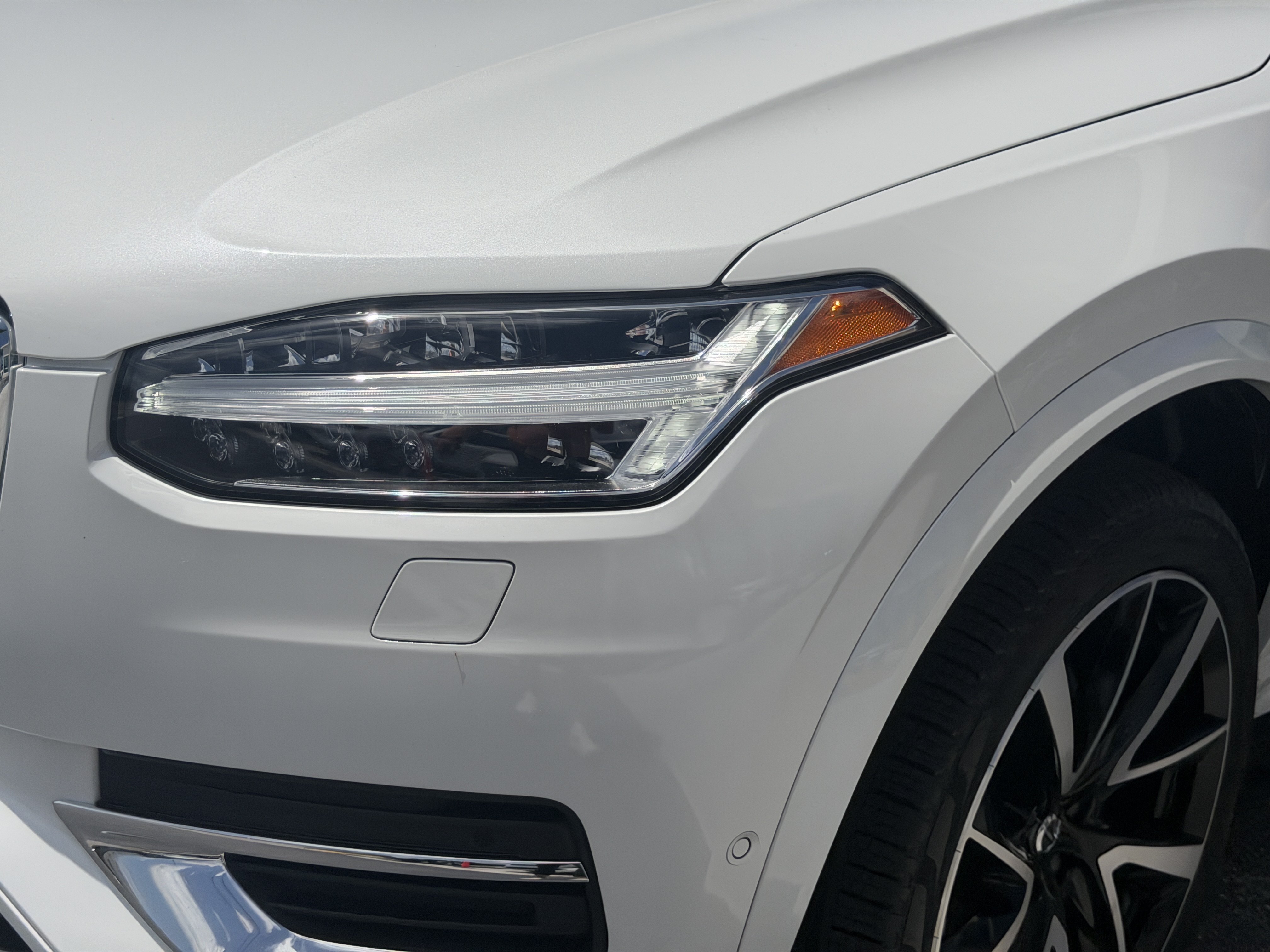 Certified 2023 Volvo XC90 B5 Plus w/ Protection Package Premier AWD/4WD image 8