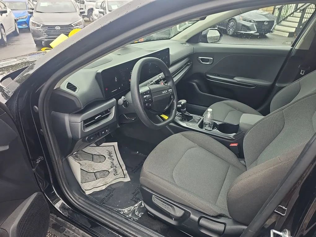 Used 2025 Kia K4 image 10