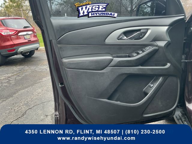 Used 2020 Chevrolet Traverse LT image 10