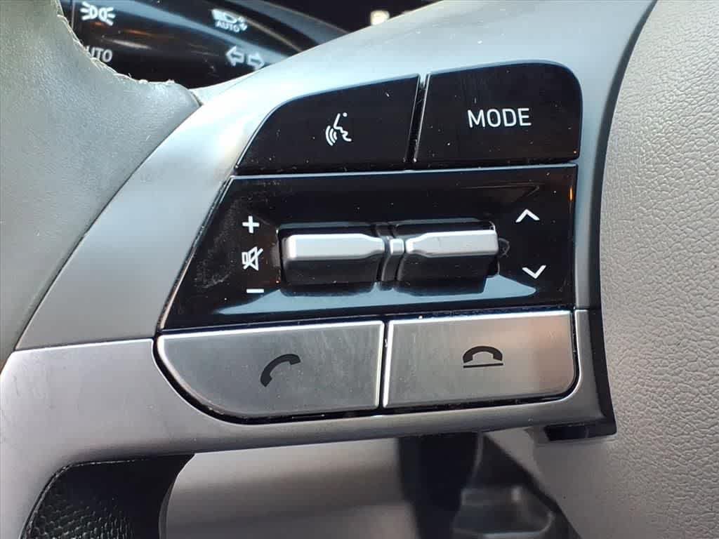 Used 2023 Hyundai Elantra SEL w/ Convenience Package FWD image 17