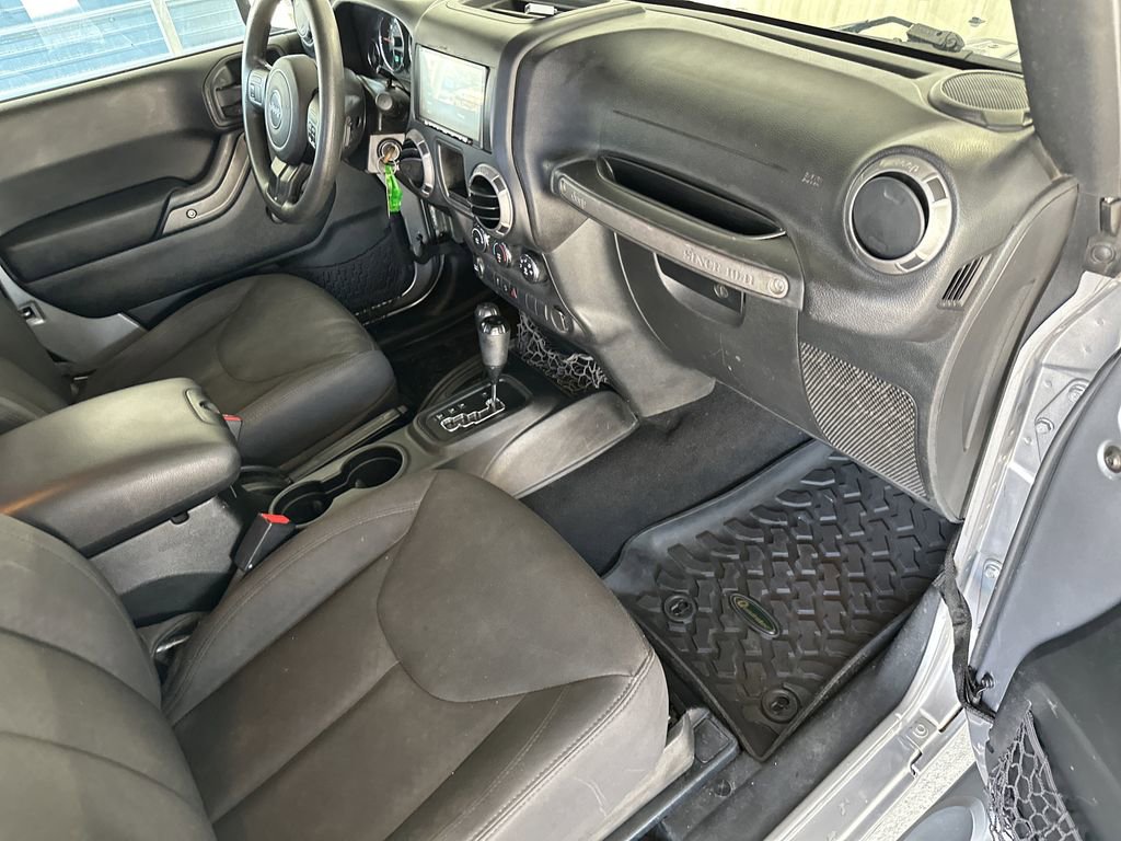 Used 2017 Jeep Wrangler Sport AWD/4WD image 28
