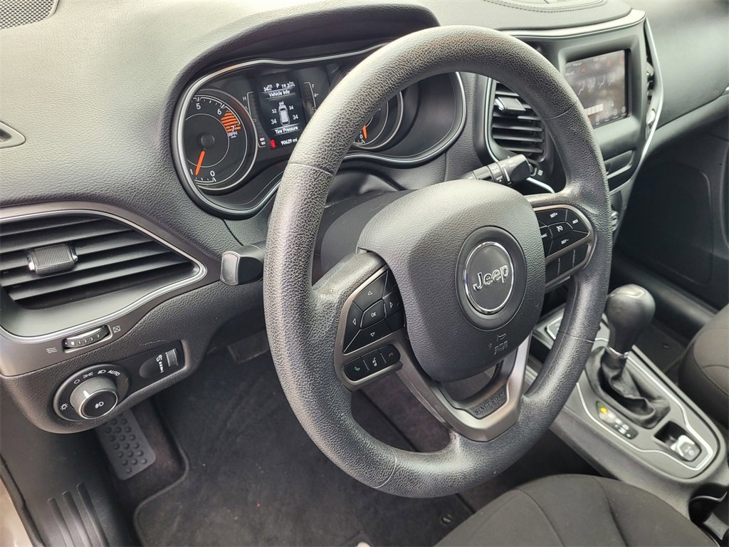 Used 2019 Jeep Cherokee Latitude w/ Popular Appearance Group image 26