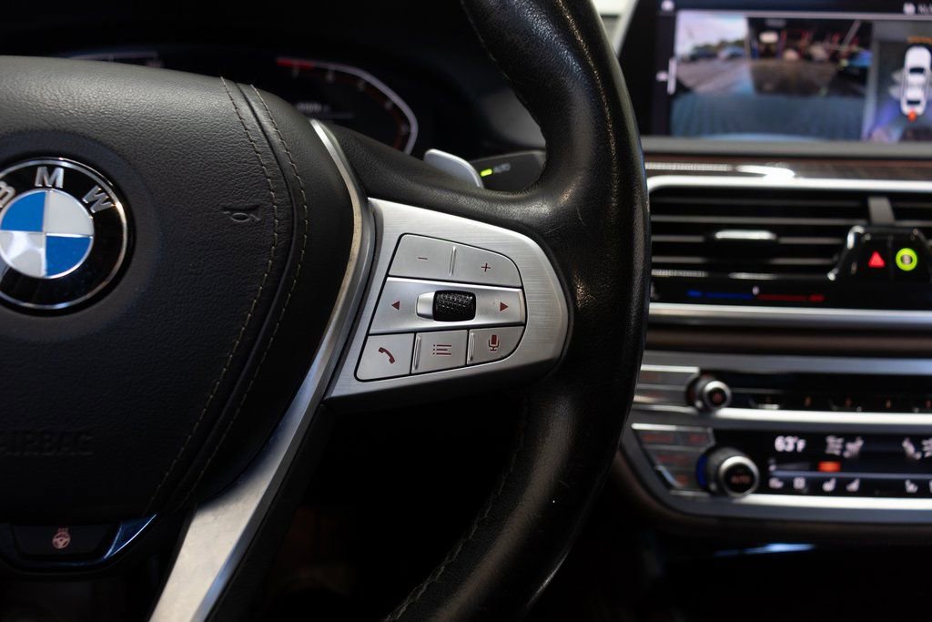 Used 2021 BMW 740i w/ Premium Package RWD image 31