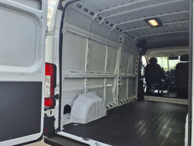 Used 2024 RAM ProMaster 2500 w/ Convenience Group image 12