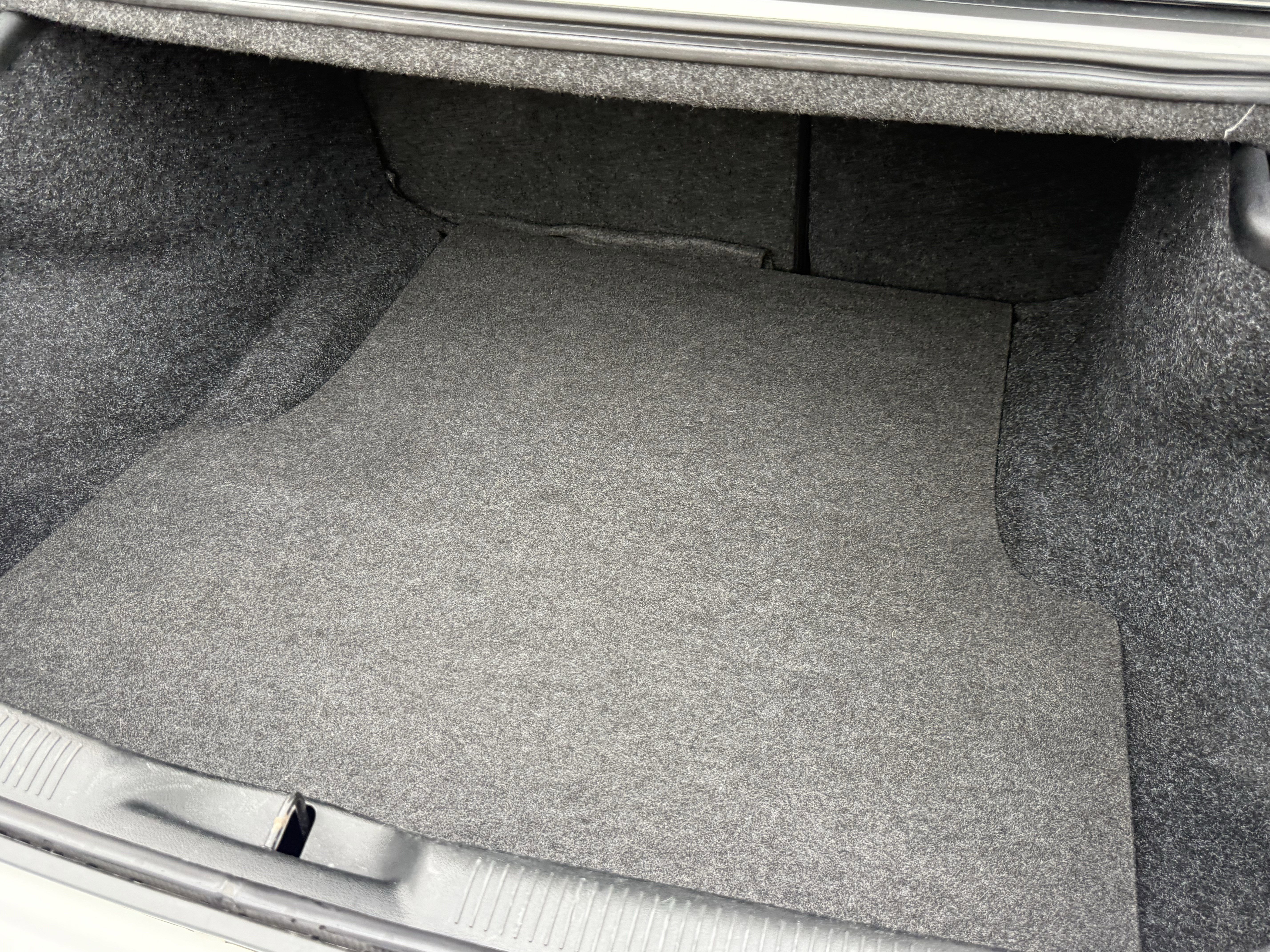 Used 2018 Dodge Charger SXT w/ Blacktop Package image 31