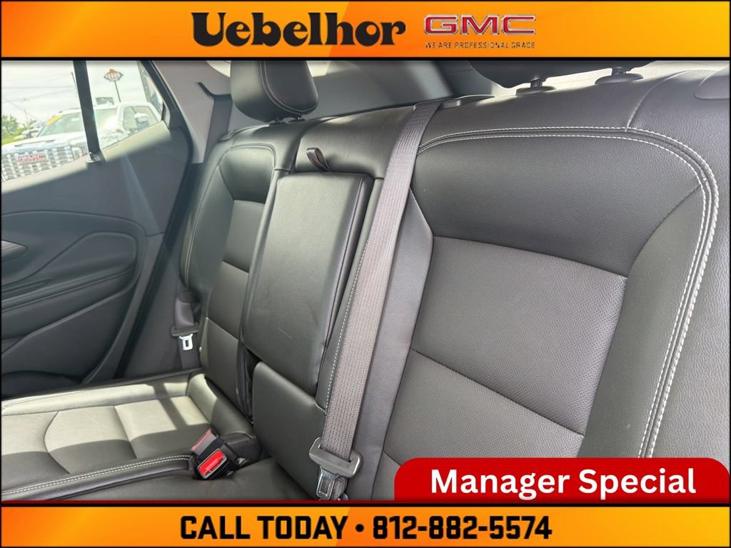 Used 2024 GMC Terrain SLT AWD/4WD image 17