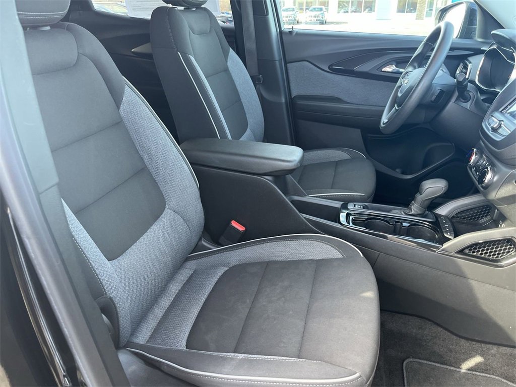 Certified 2022 Chevrolet TrailBlazer LT w/ Driver Confidence Package image 25