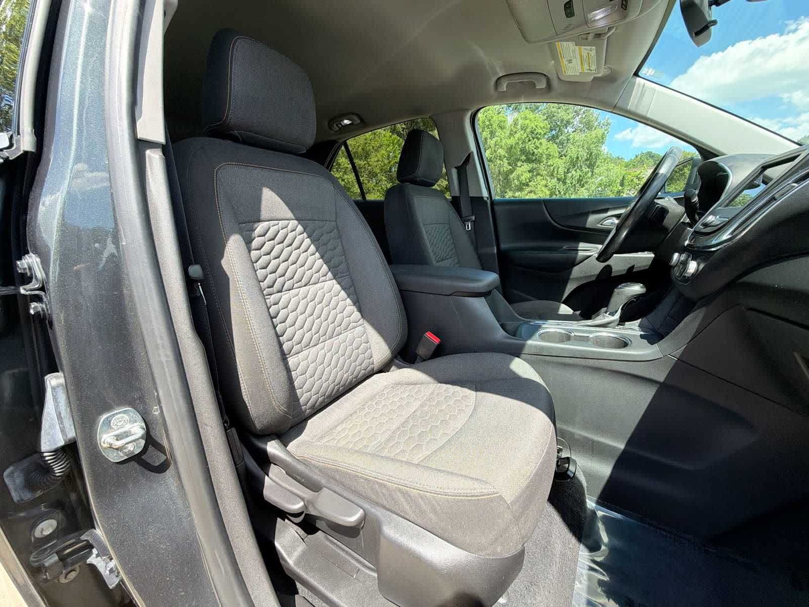 Used 2020 Chevrolet Equinox LT FWD image 18