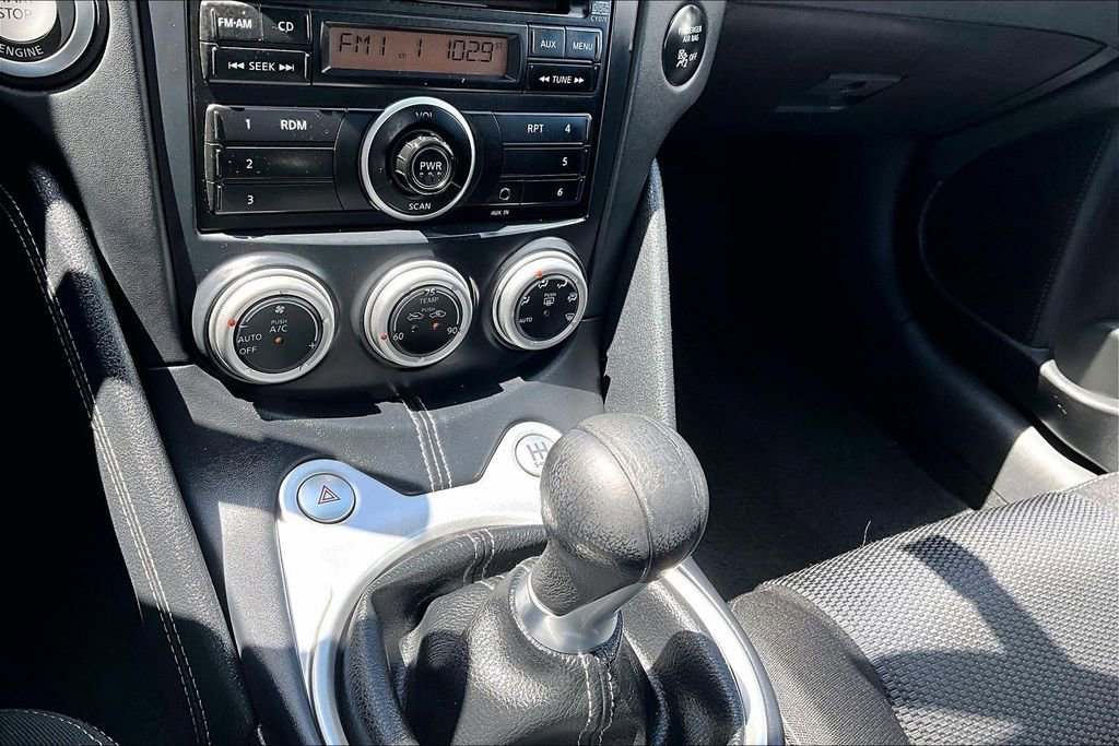 Used 2009 Nissan 370Z Coupe w/ Sport Pkg RWD image 12