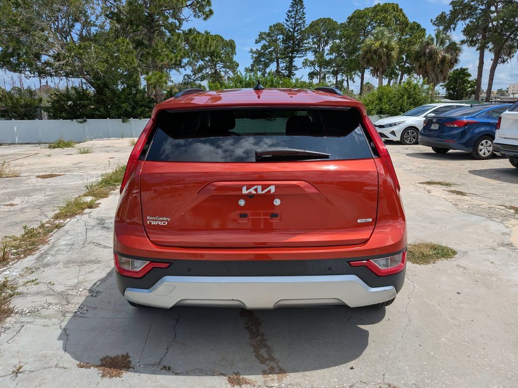 Certified 2023 Kia Niro EX FWD image 7