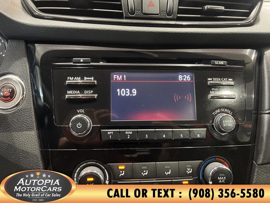 Used 2017 Nissan Rogue SV image 25