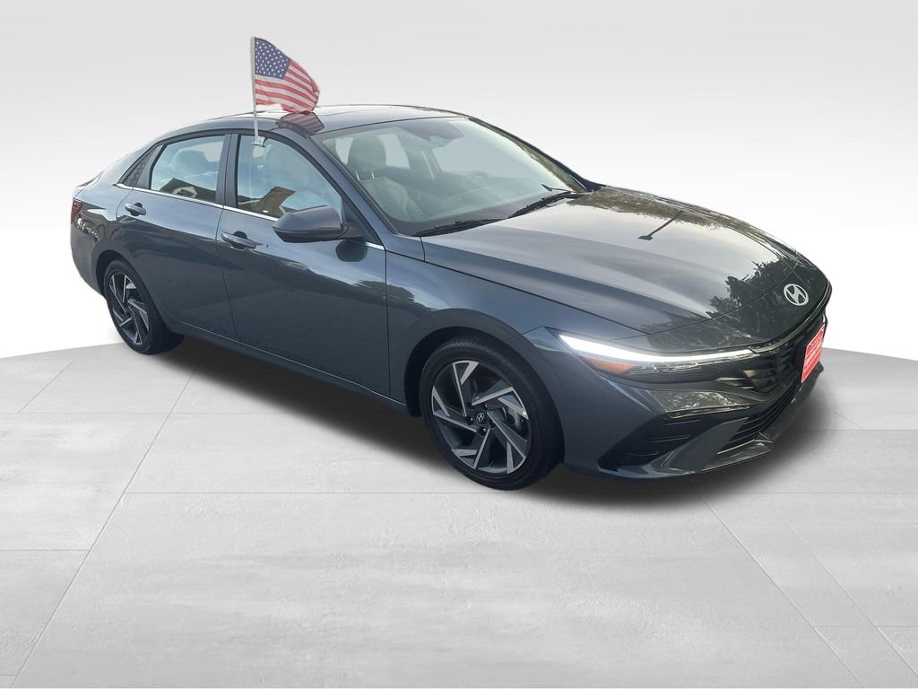 Used 2025 Hyundai Elantra Limited image 34