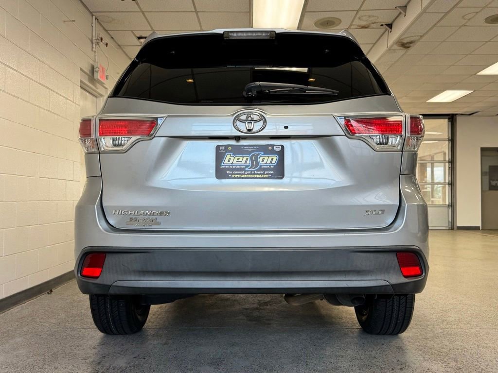 Used 2016 Toyota Highlander XLE FWD image 5