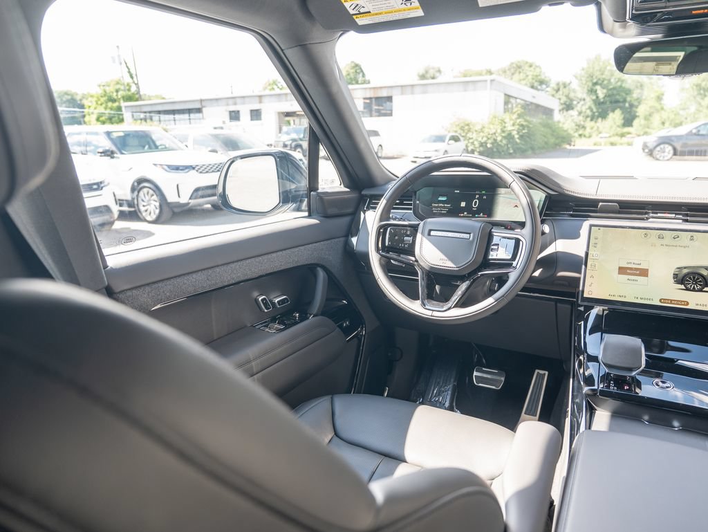 New 2026 Land Rover Range Rover Sport Dynamic SE AWD/4WD image 18