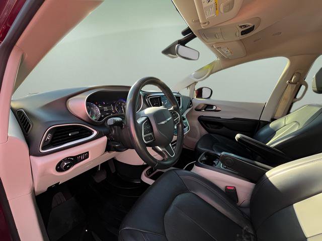 Used 2020 Chrysler Pacifica Touring-L Plus w/ Advanced Safetytec Group image 13