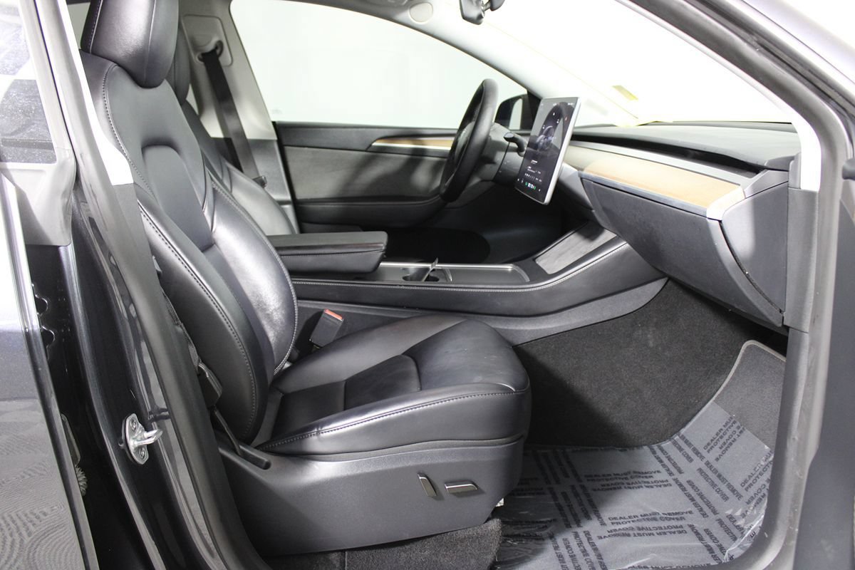 Used 2024 Tesla Model Y Performance AWD/4WD image 16