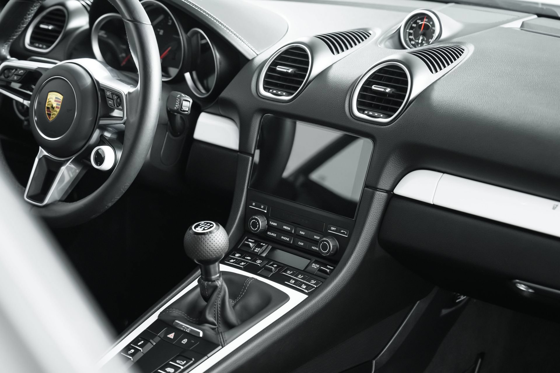 Used 2025 Porsche 718 Cayman RWD image 98