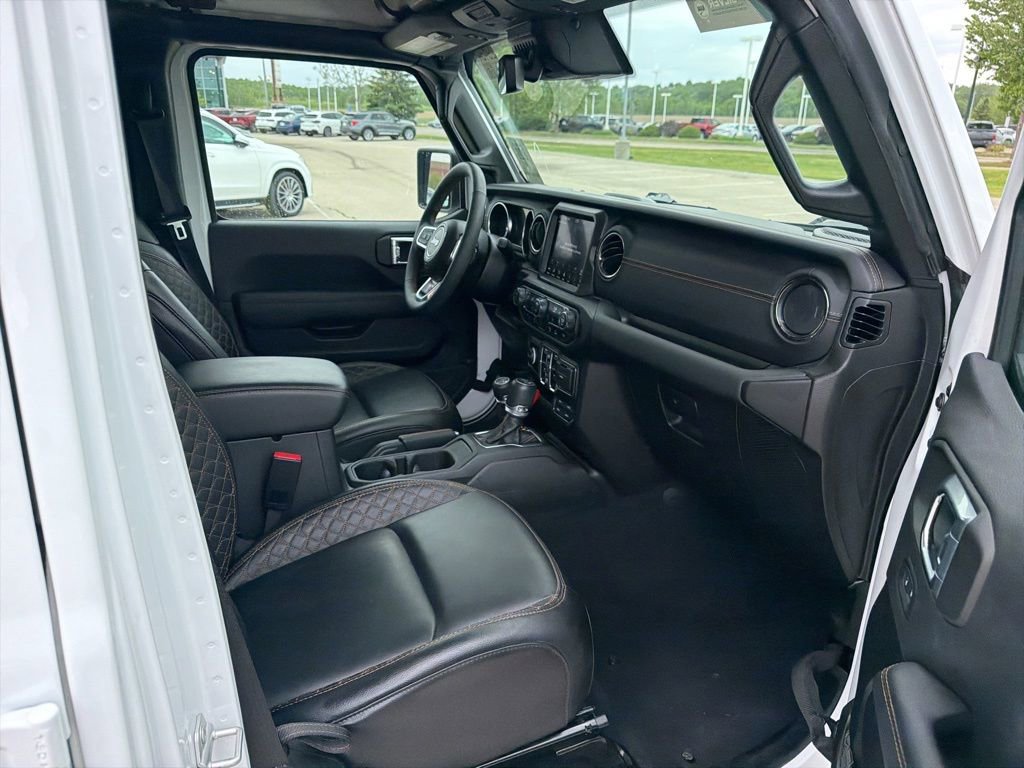 Used 2023 Jeep Wrangler Unlimited Sahara AWD/4WD image 20