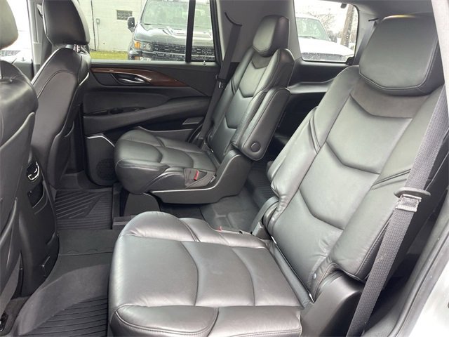 Used 2020 Cadillac Escalade Luxury image 23