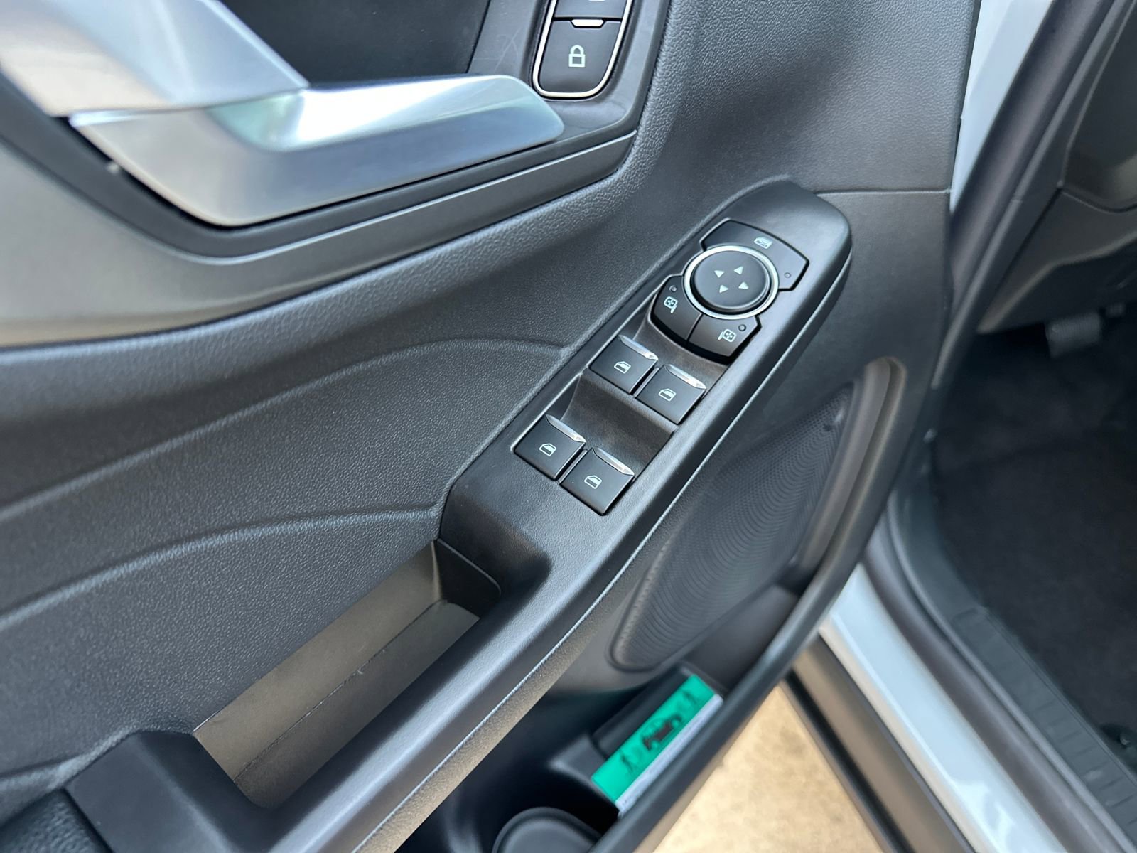 New 2026 Ford Escape SE FWD image 11