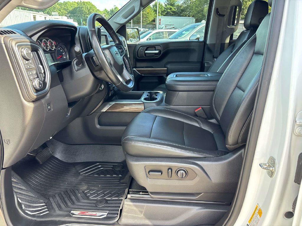 Used 2020 Chevrolet Silverado 1500 LT Trail Boss AWD/4WD image 11
