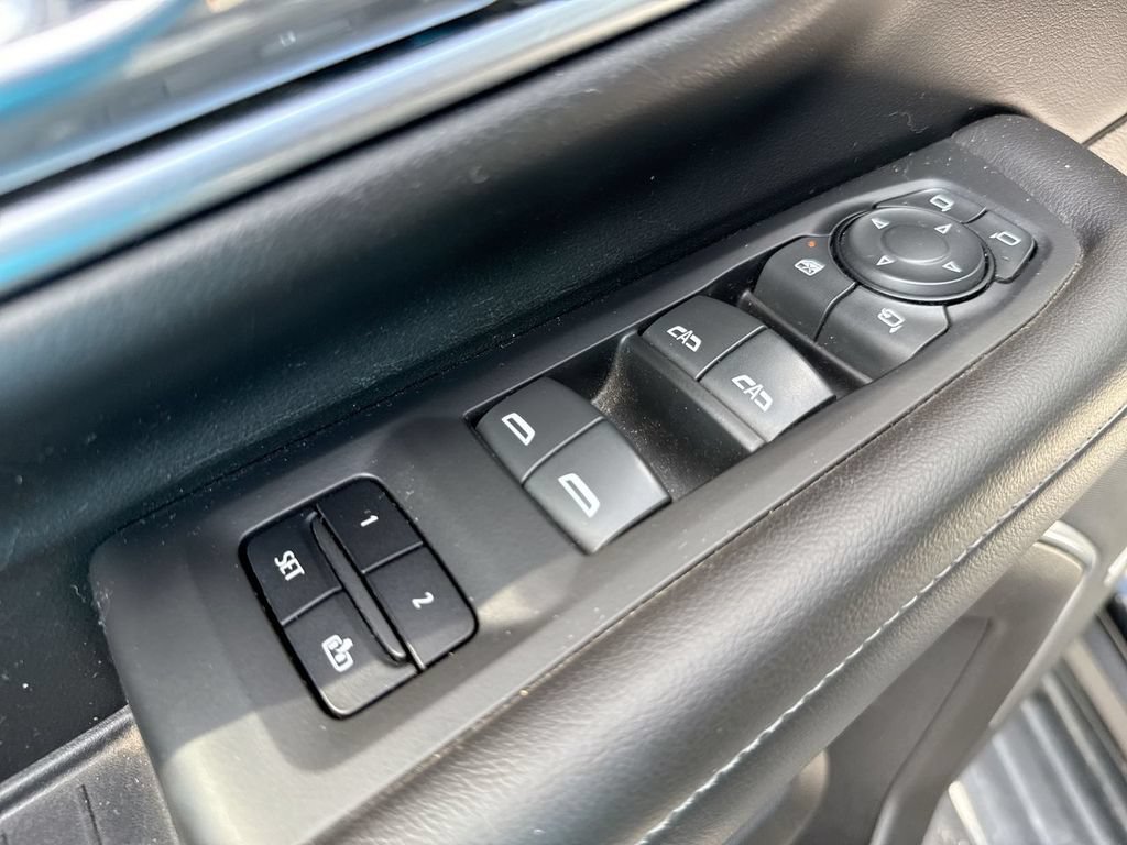 Used 2021 Chevrolet Tahoe LT w/ LT Signature Package AWD/4WD image 13