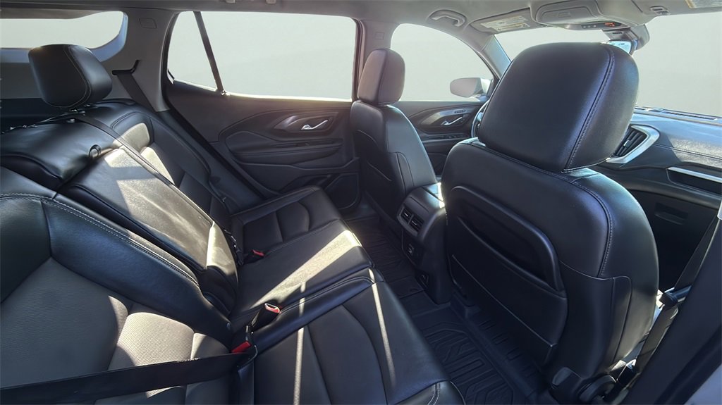 Used 2022 GMC Terrain SLT w/ LPO, Floor Liner Package image 13
