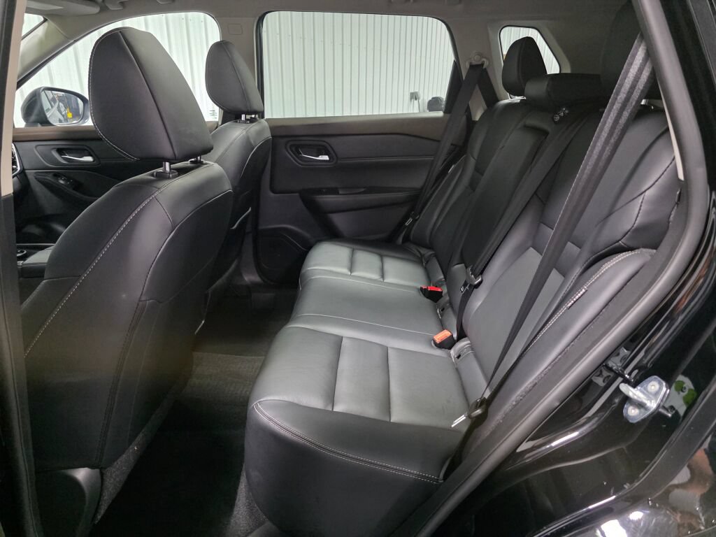 Used 2023 Nissan Rogue SL AWD/4WD image 10