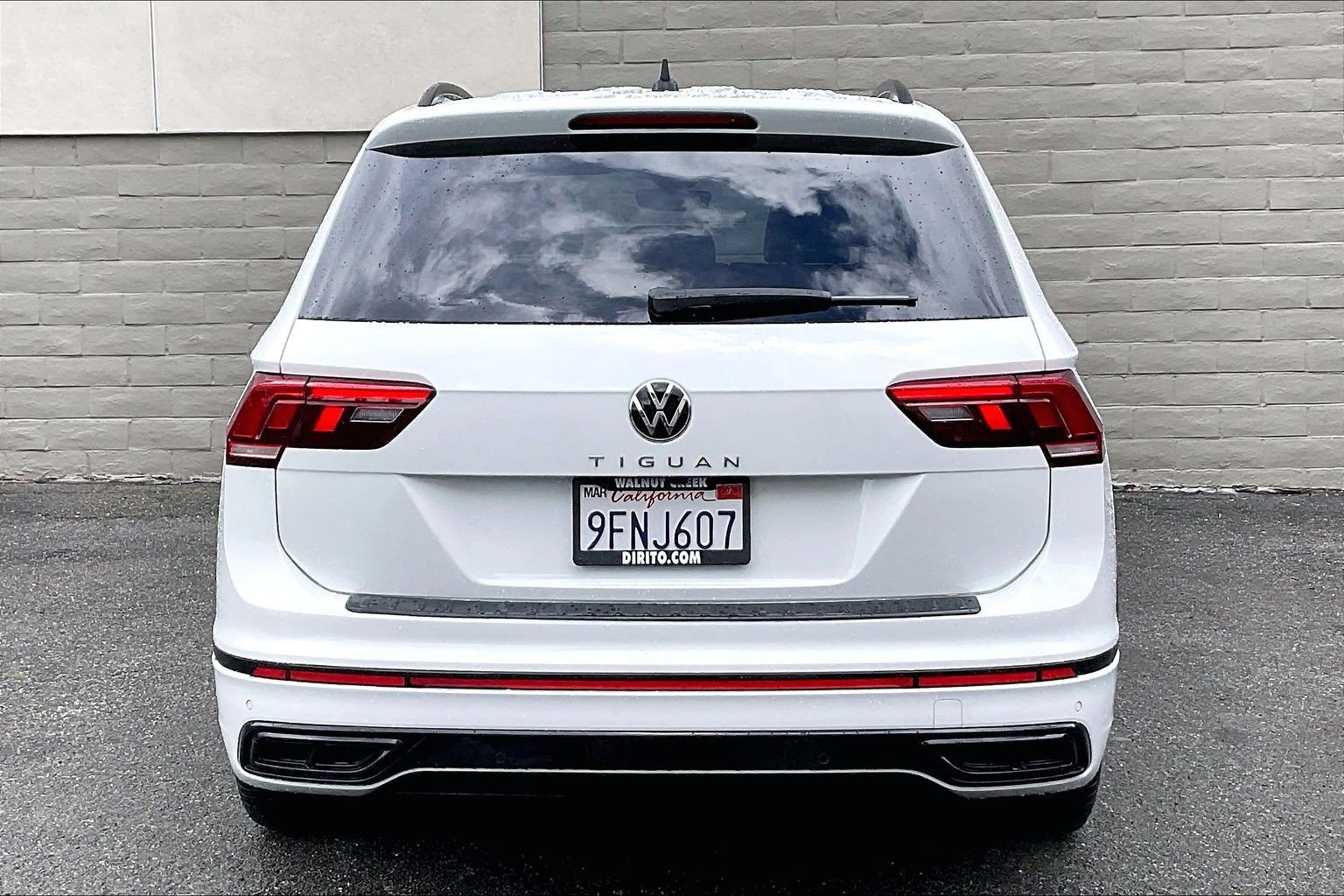 Certified 2023 Volkswagen Tiguan SE R-Line FWD image 3