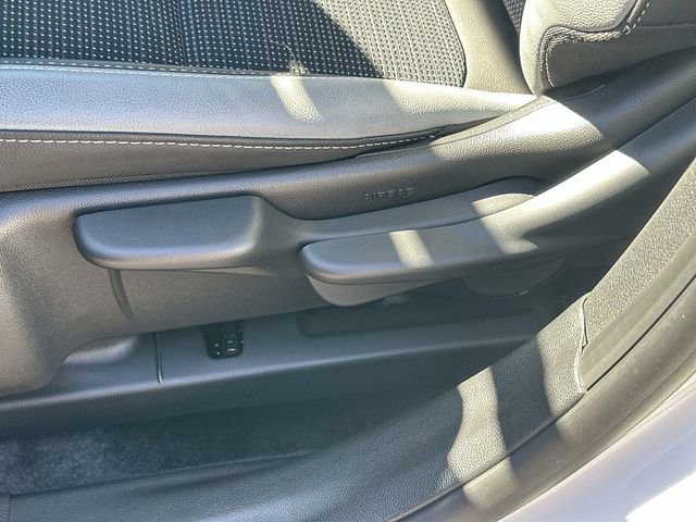 Used 2025 Buick Envista Preferred w/ Convenience II Package FWD image 31