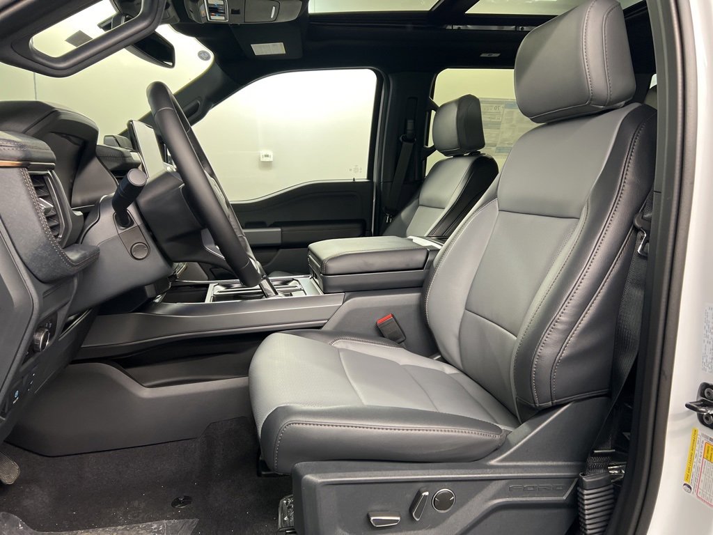 New 2025 Ford F150 Lightning Lariat image 28