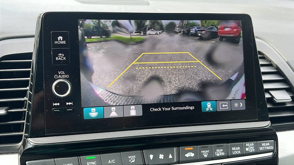 Used 2025 Honda Odyssey Touring image 18