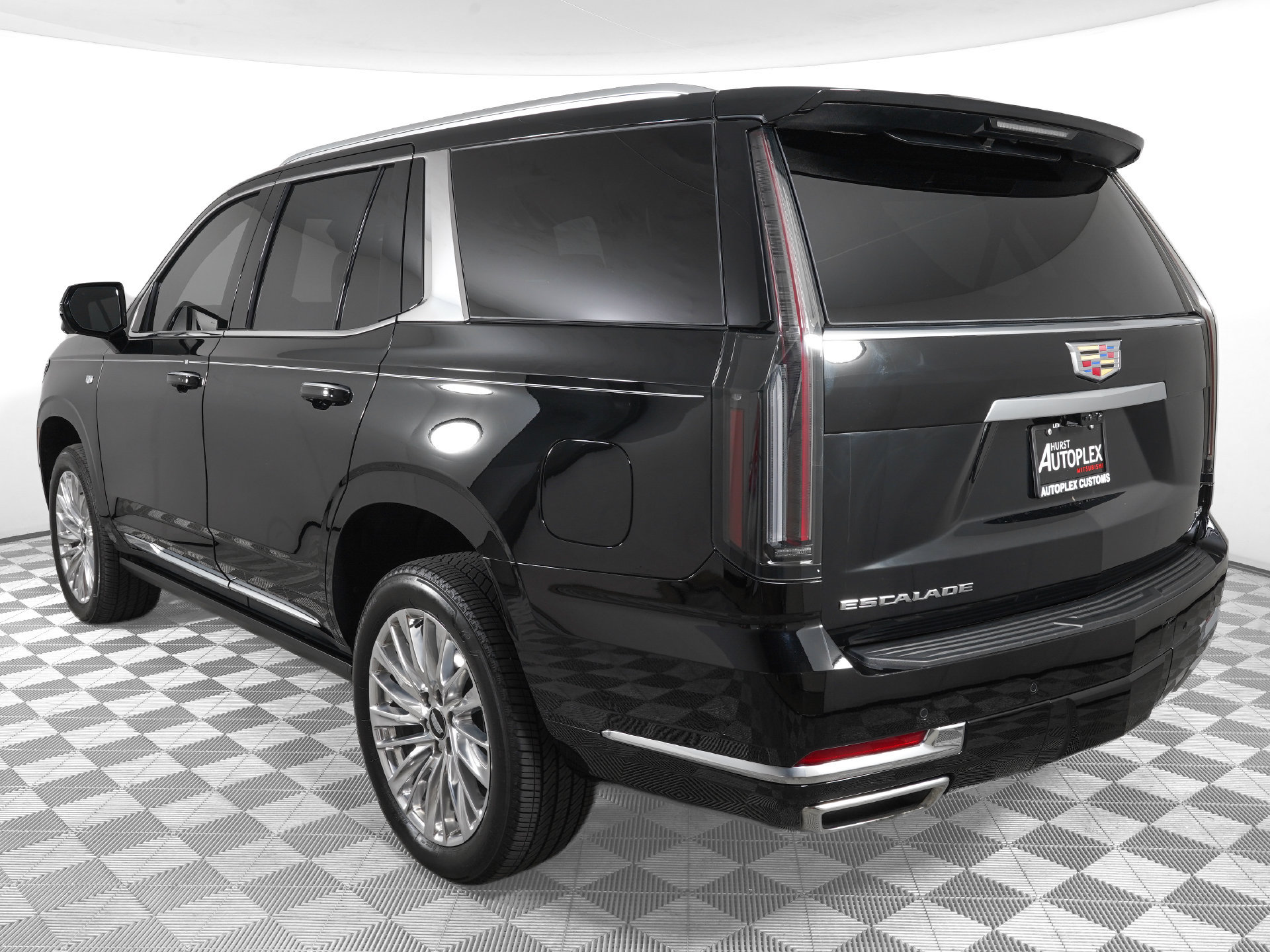 Used 2025 Cadillac Escalade Premium Luxury w/ LPO, Floor Liner Package AWD/4WD image 7