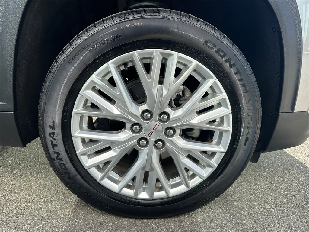 Used 2024 GMC Acadia Elevation image 9