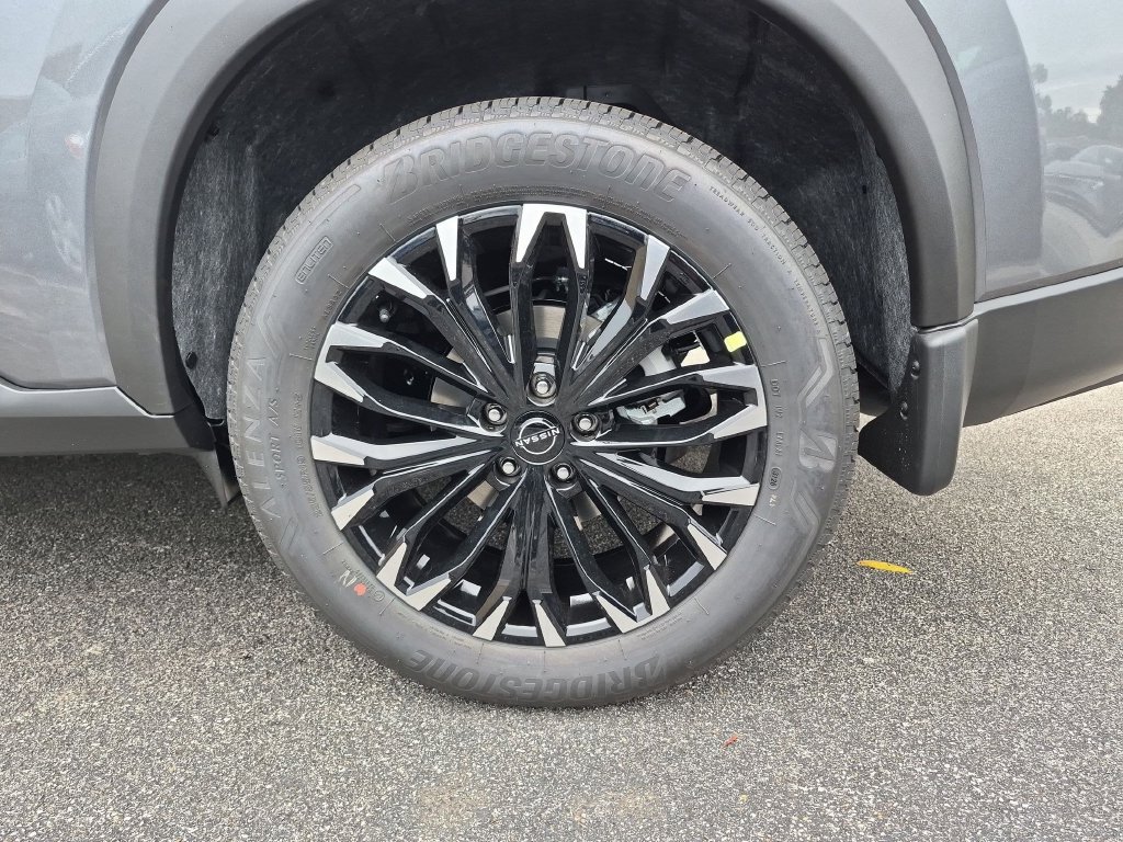 New 2026 Nissan Rogue Dark Armor AWD/4WD image 13