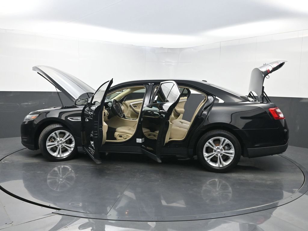 Used 2018 Ford Taurus SEL image 32