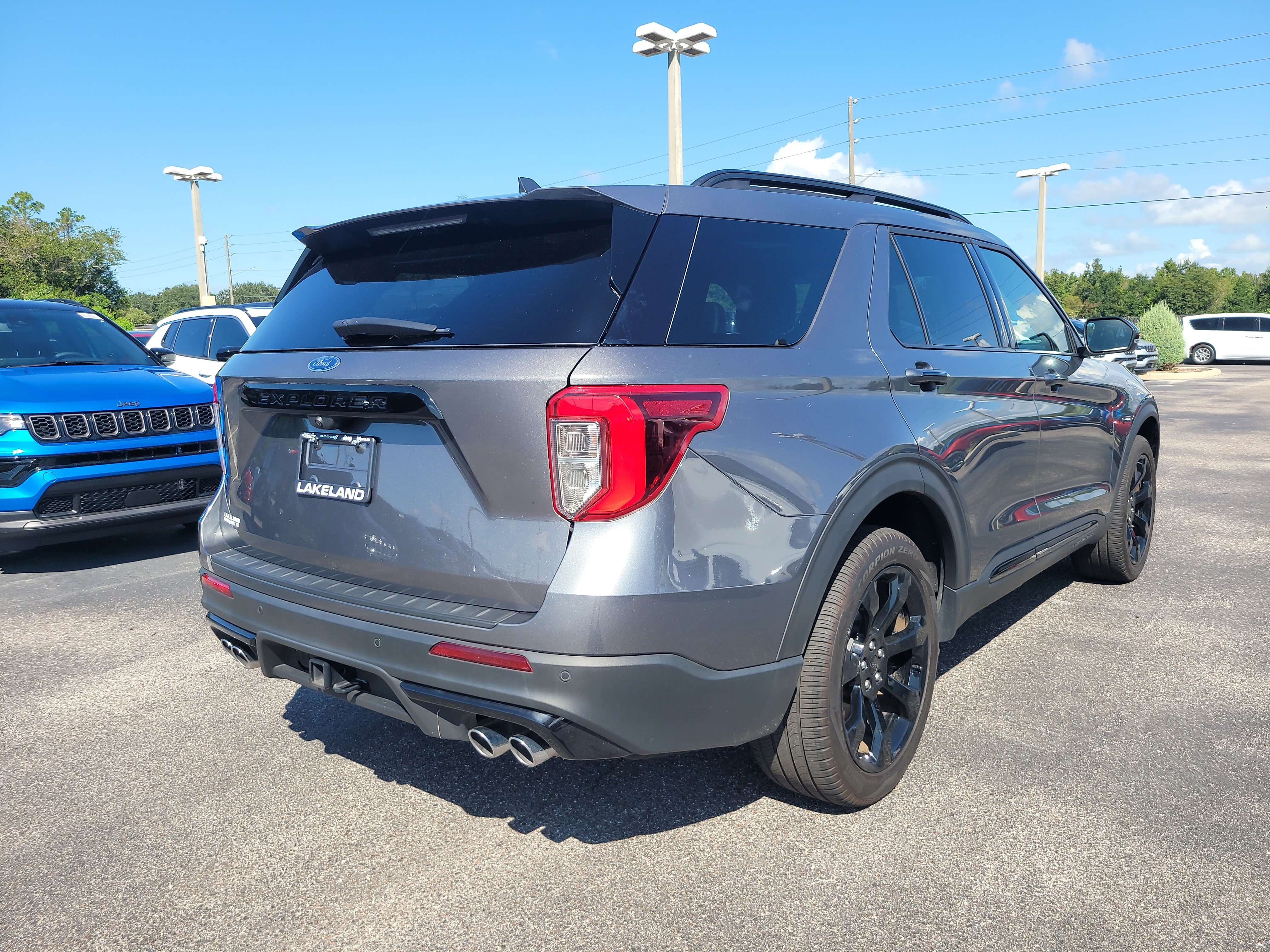 Used 2024 Ford Explorer ST w/ Equipment Group 401A AWD/4WD image 4