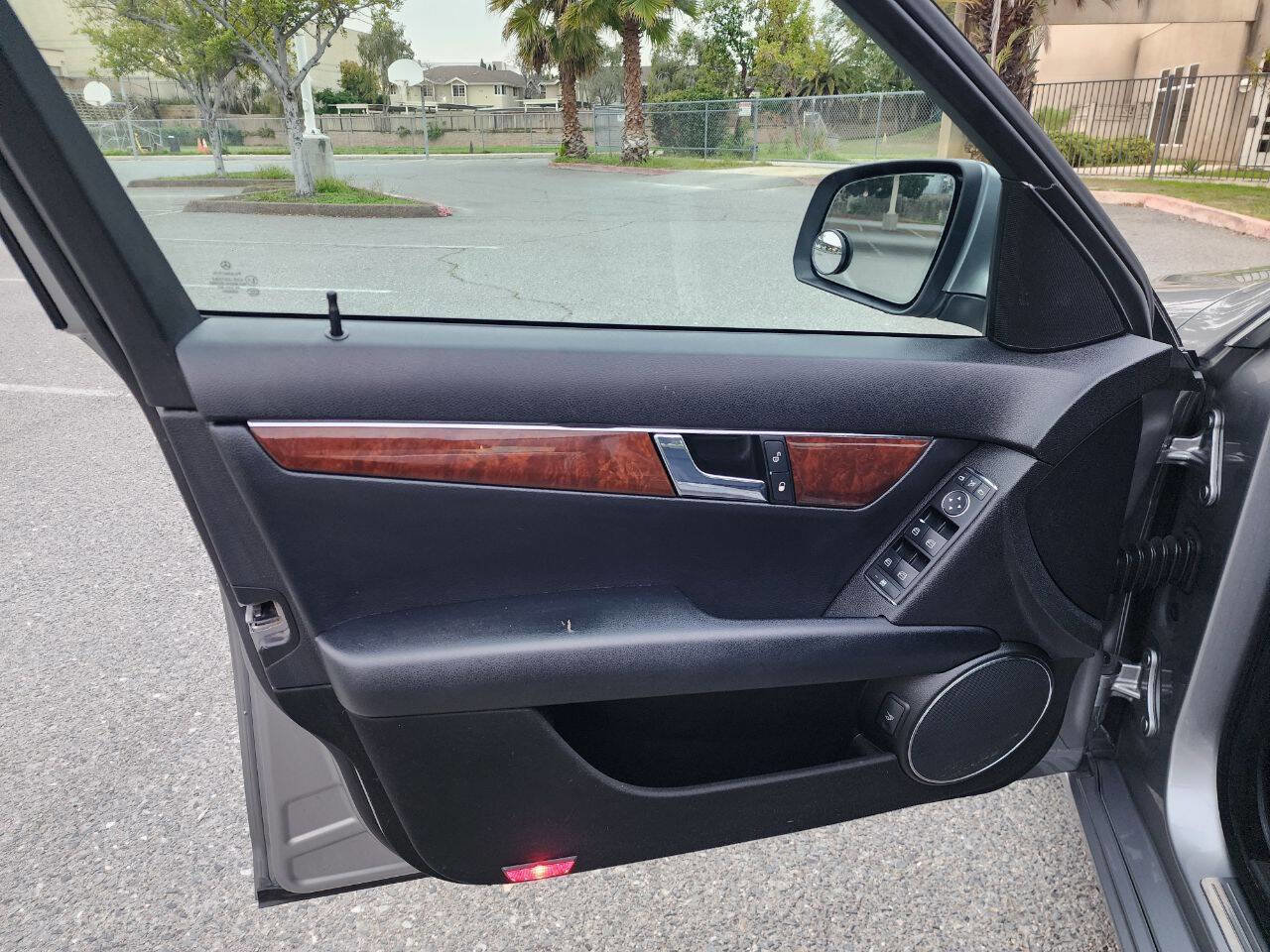 Used 2008 Mercedes-Benz C 300 Sedan image 30