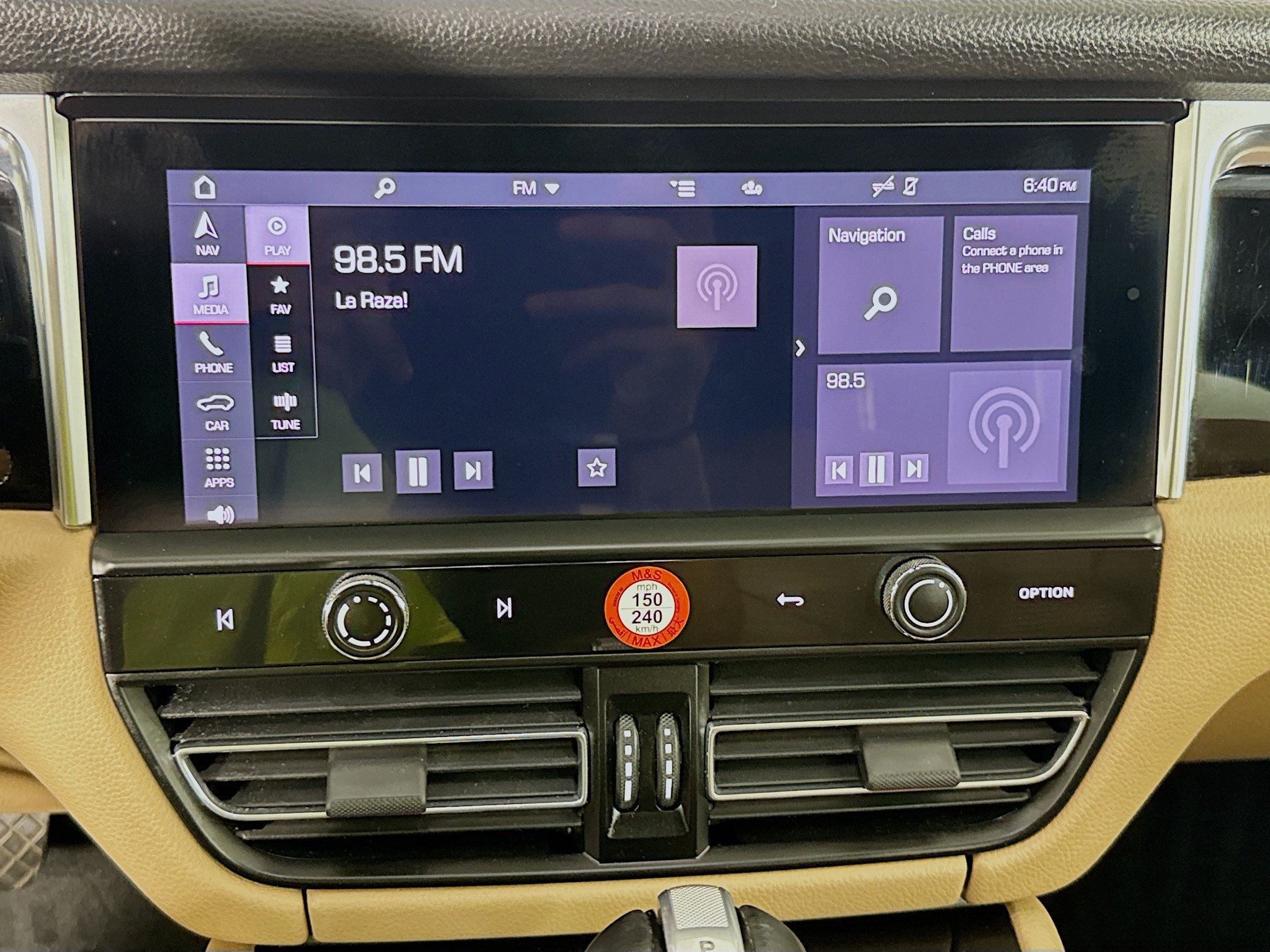 Used 2023 Porsche Macan AWD/4WD image 16