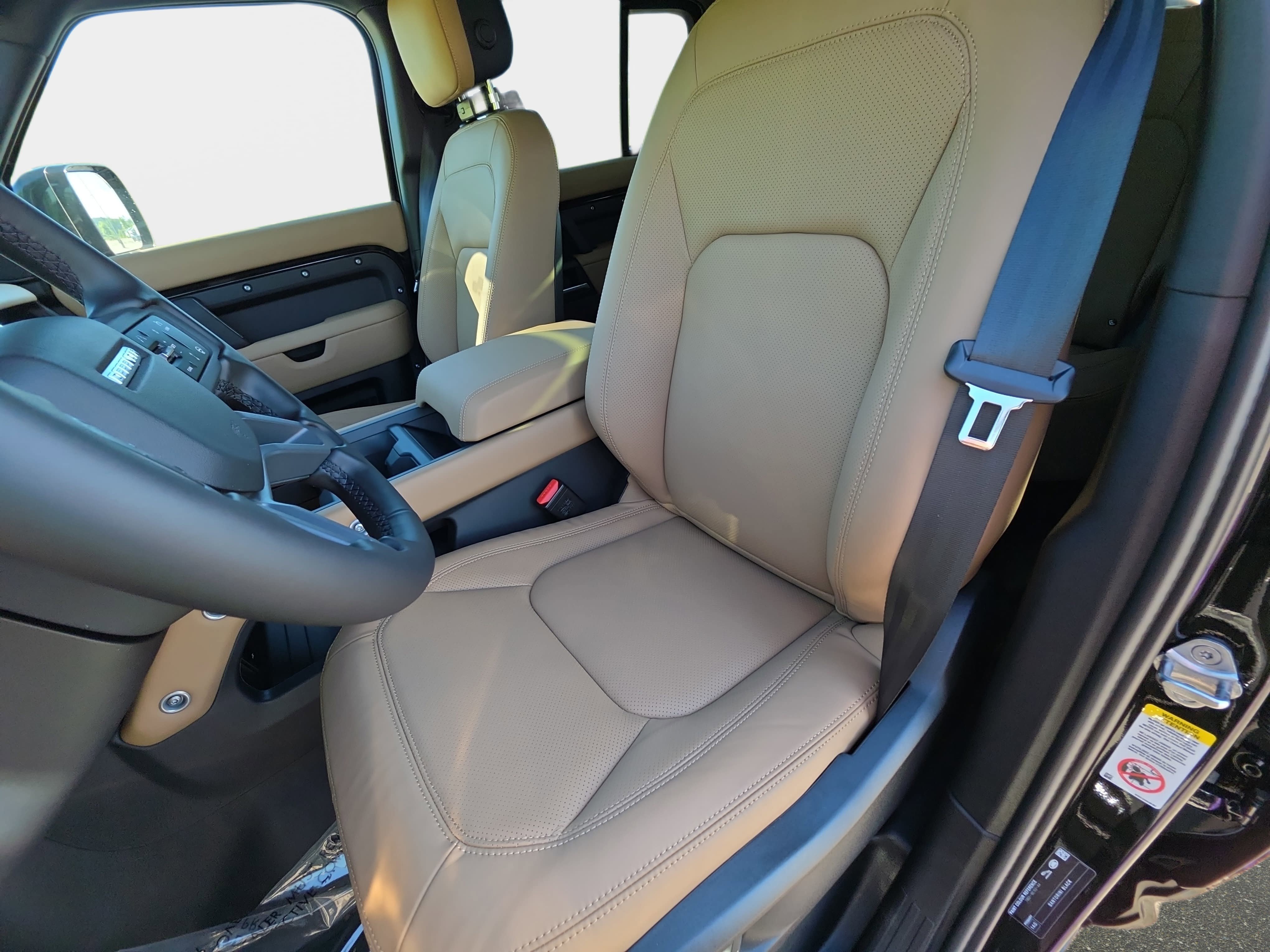 New 2026 Land Rover Defender 130 X-Dynamic SE AWD/4WD image 16