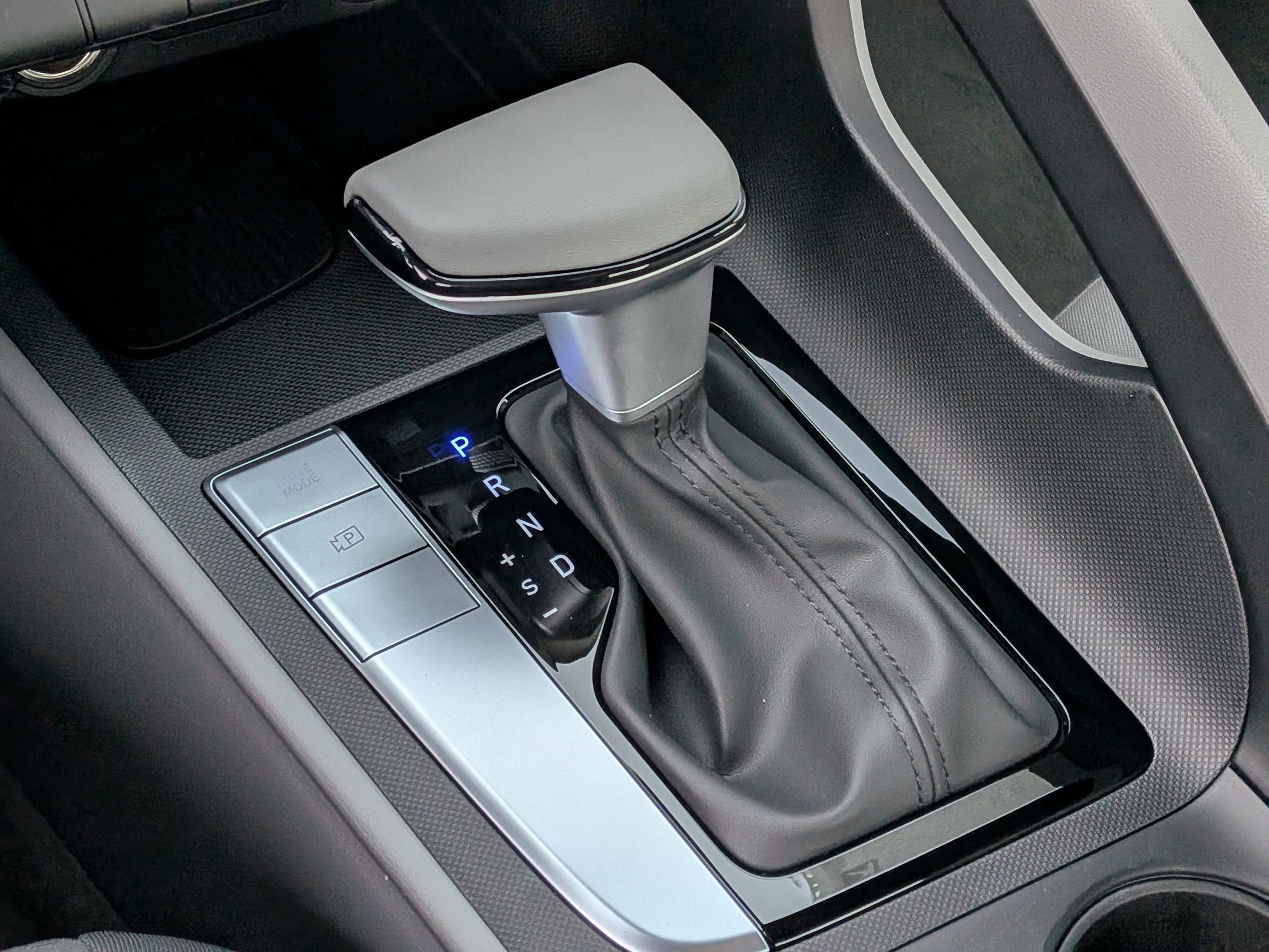 New 2026 Hyundai Elantra Sport FWD image 14