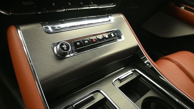 Used 2025 Lincoln Aviator Reserve w/ Equipment Group 201A AWD/4WD image 21