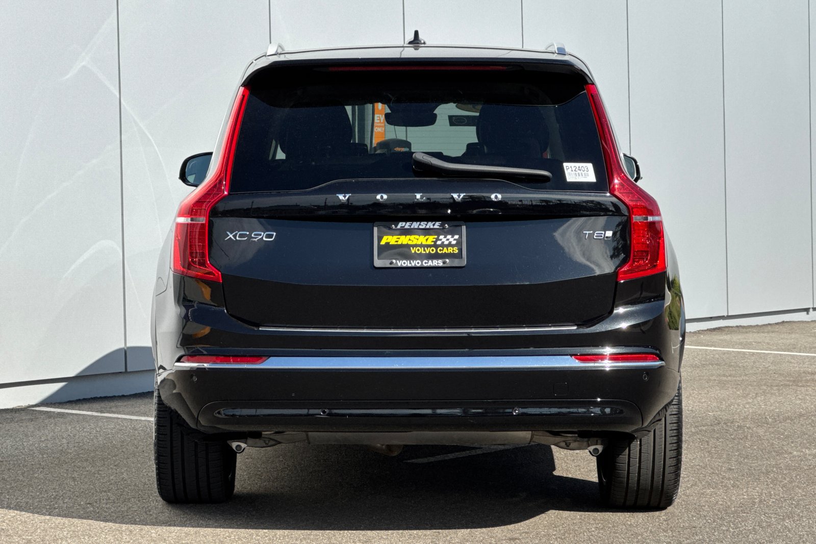 Used 2025 Volvo XC90 T8 Ultra w/ Protection Package Premier AWD/4WD image 4