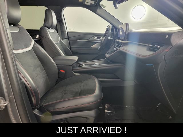 Used 2025 Ford Explorer ST AWD/4WD image 17