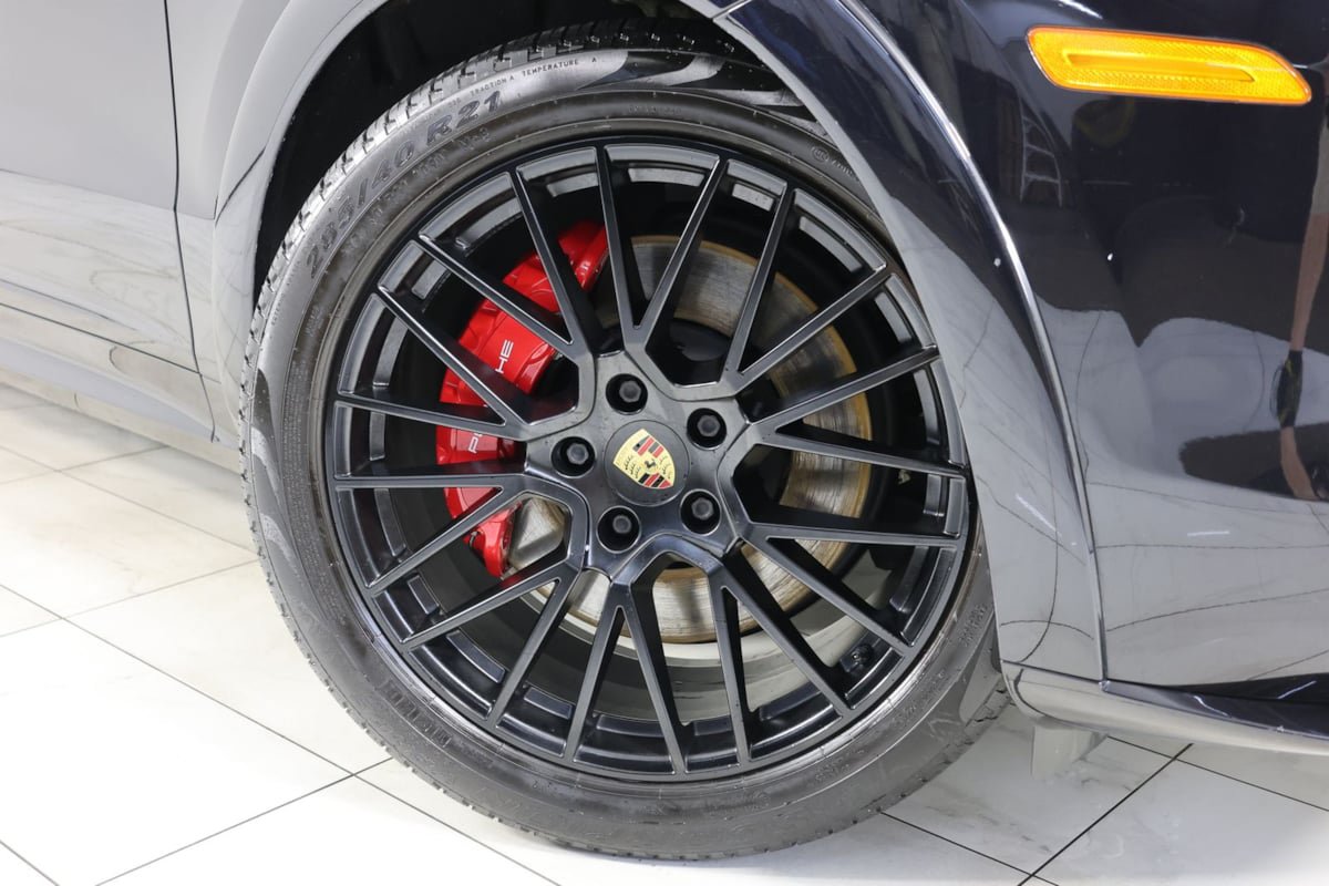 Used 2022 Porsche Cayenne GTS w/ Premium Package Plus AWD/4WD image 14