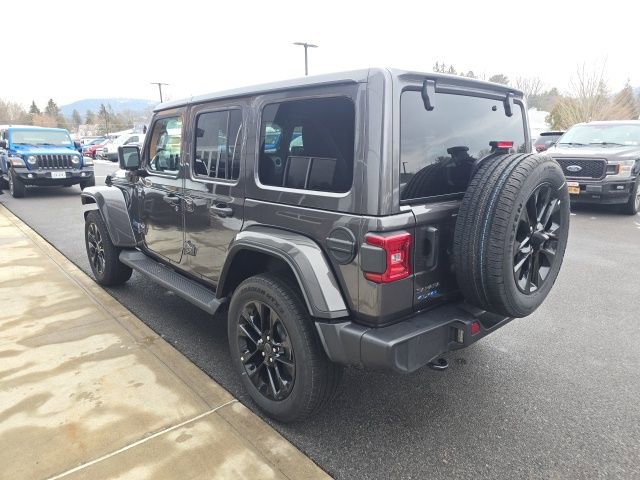 Used 2025 Jeep Wrangler Unlimited Sahara image 4