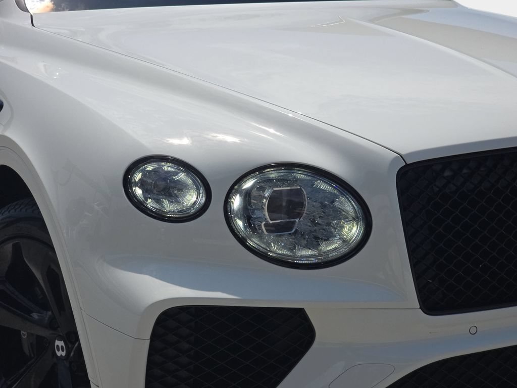 Used 2021 Bentley Bentayga AWD/4WD image 35
