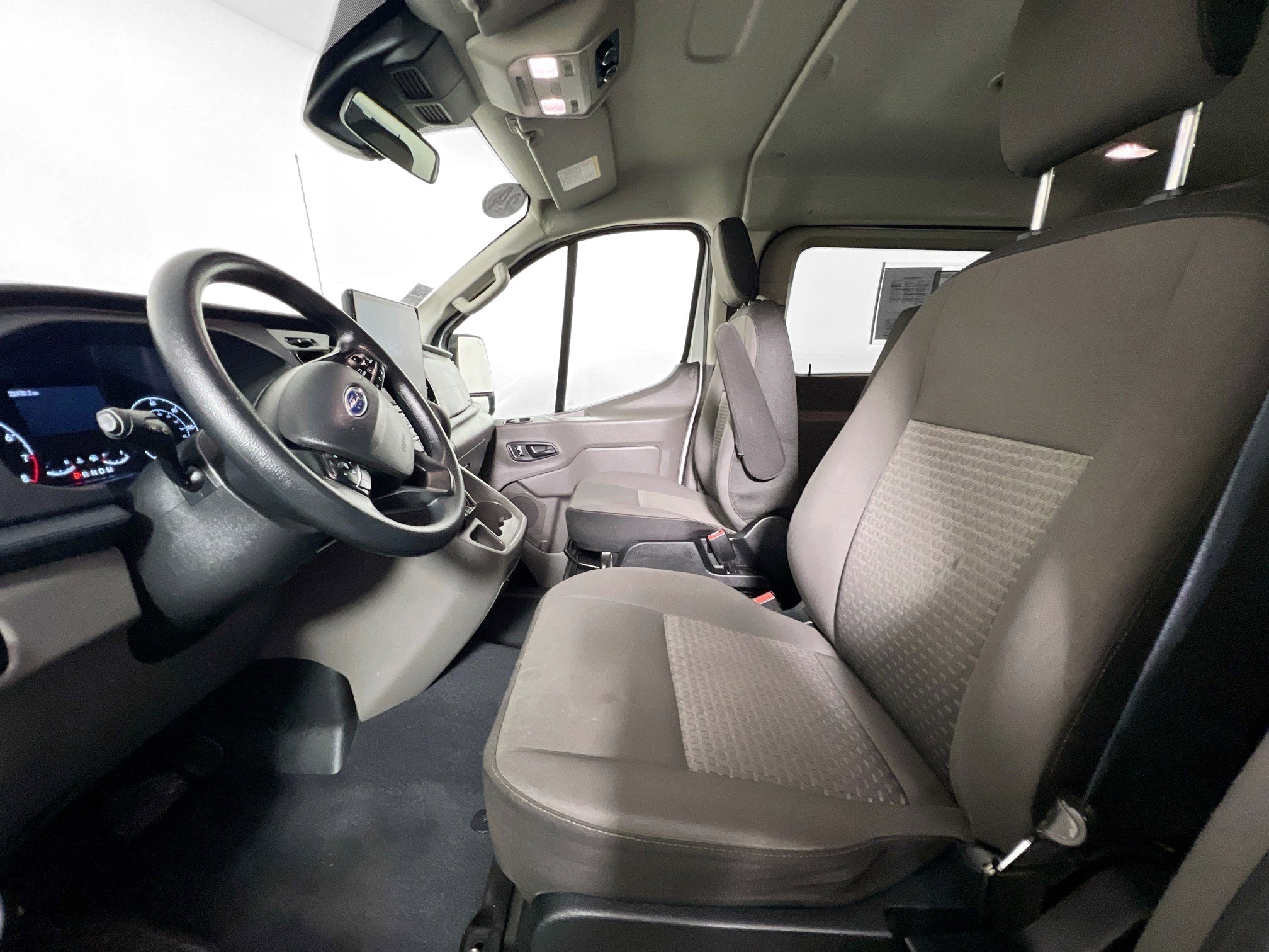 Used 2024 Ford Transit 350 XLT image 14