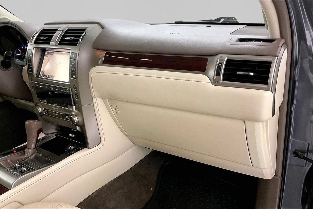Used 2015 Lexus GX 460 w/ Premium Package AWD/4WD image 24